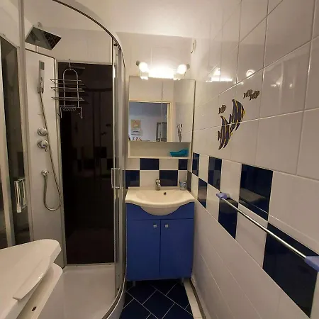 T2 Cabine, Proche Plage, Commerces, Parking Prive, Terrasse Sud-est, 5 Pers - Fr-1-326-582 * Marseillan (Herault)