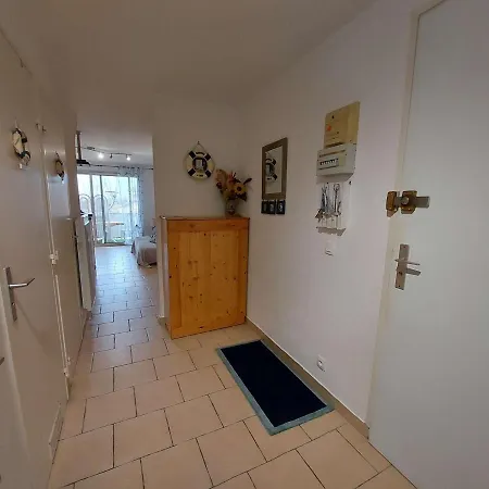 T2 Cabine, Proche Plage, Commerces, Parking Prive, Terrasse Sud-est, 5 Pers - Fr-1-326-582 Appartement