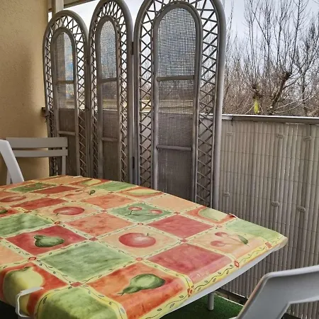 T2 Cabine, Proche Plage, Commerces, Parking Prive, Terrasse Sud-est, 5 Pers - Fr-1-326-582 Apartman