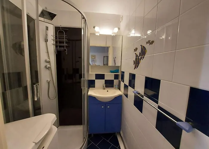 T2 Cabine, Proche Plage, Commerces, Parking Privé, Terrasse Sud-est, 5 Pers - Fr-1-326-582 * Marseillan (Herault)